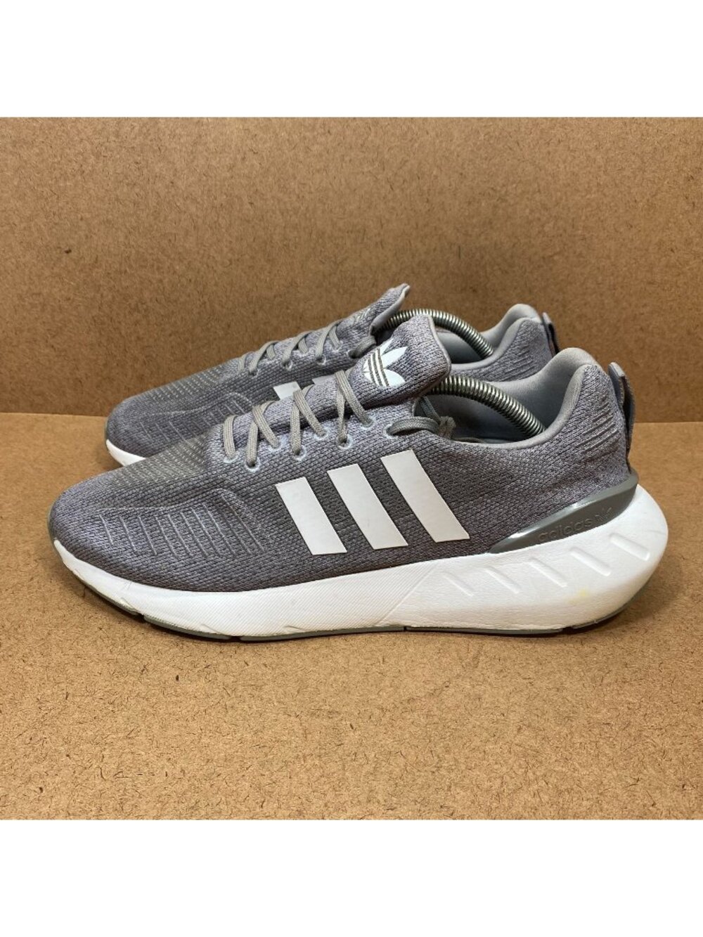 Adidas Swift Run 22 Mens Gray Running Shoes Size 11 Lightweight Activewear